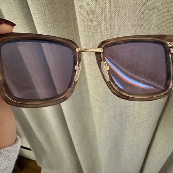 Tom Ford sunglasses. Brand new, only worn once. - Picture 6 of 7